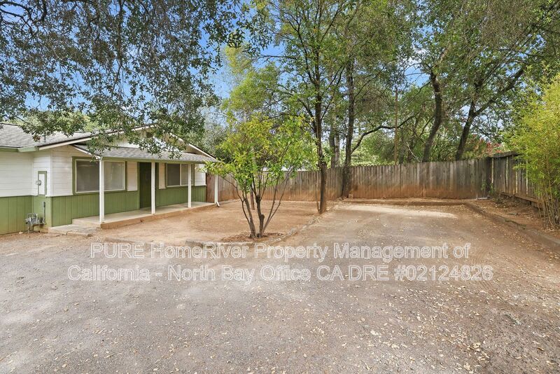 1040 South Cloverdale Blvd – photo 2