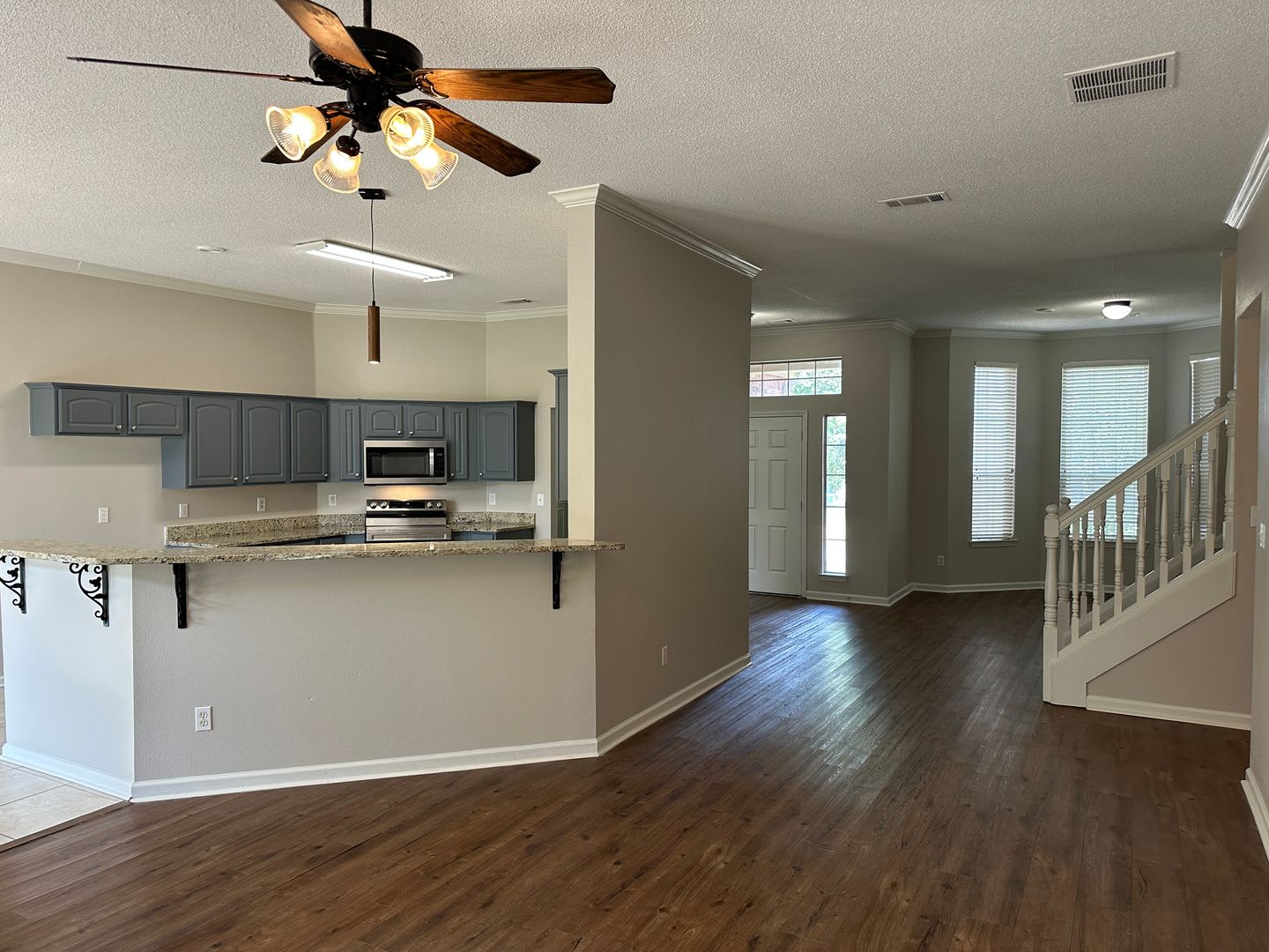 Spacious 5Br 3Ba Arlington Home With Flexible Living Space Fenced Yard Carpet Only In Bedrooms Newly Painted – photo 4