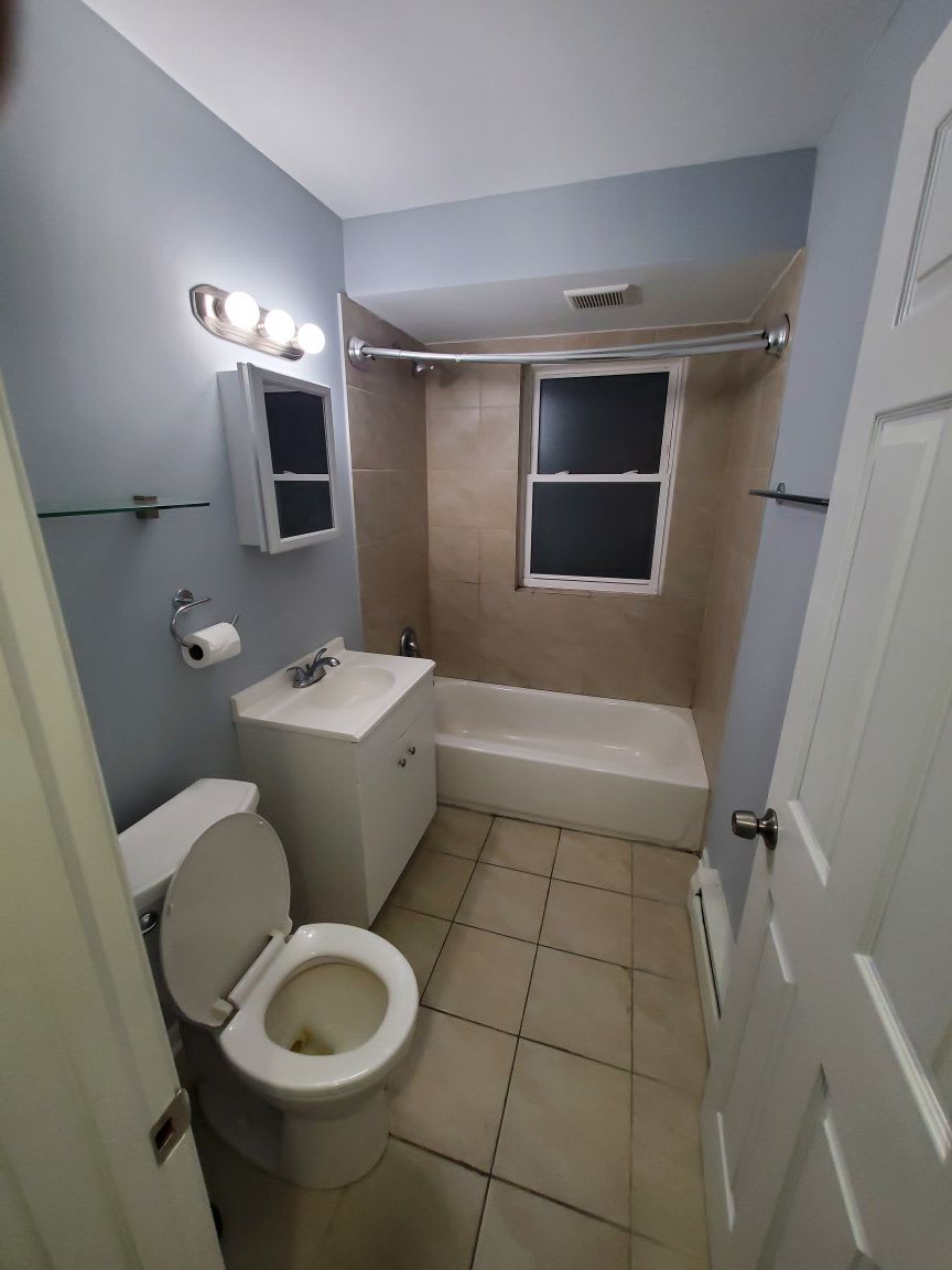 1034 E Division St – photo 2