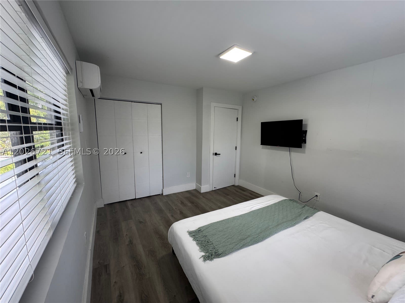 584 Nw 30Th St – photo 5