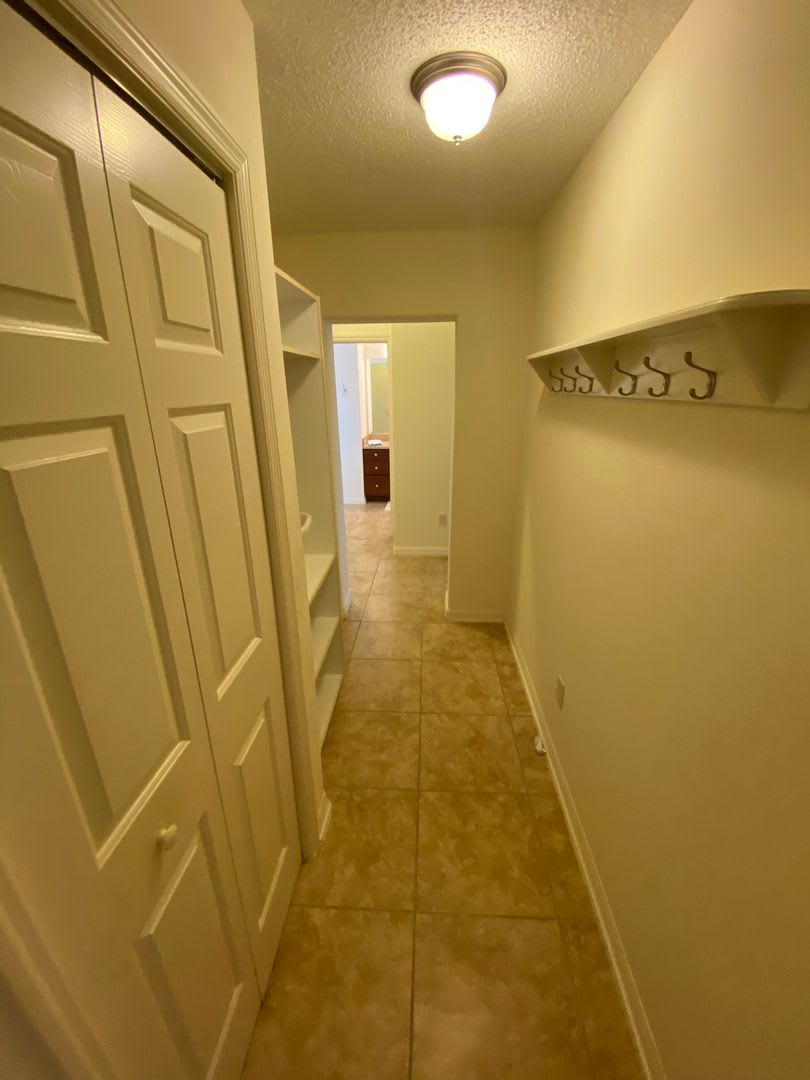 Seasonal Rental Large 4 Bed 4 1 2 Baths Home W Views Of The Jacaranda Golf Course And Lake In The Village Of Poinciana – photo 4
