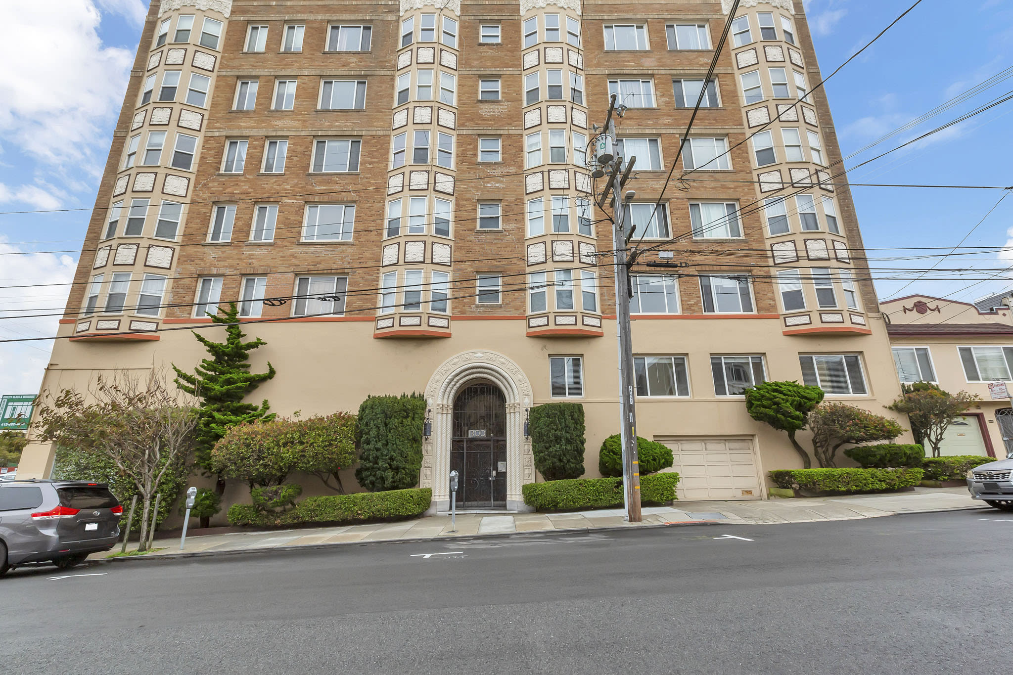 1300 26Th Avenue Apartments – photo 1