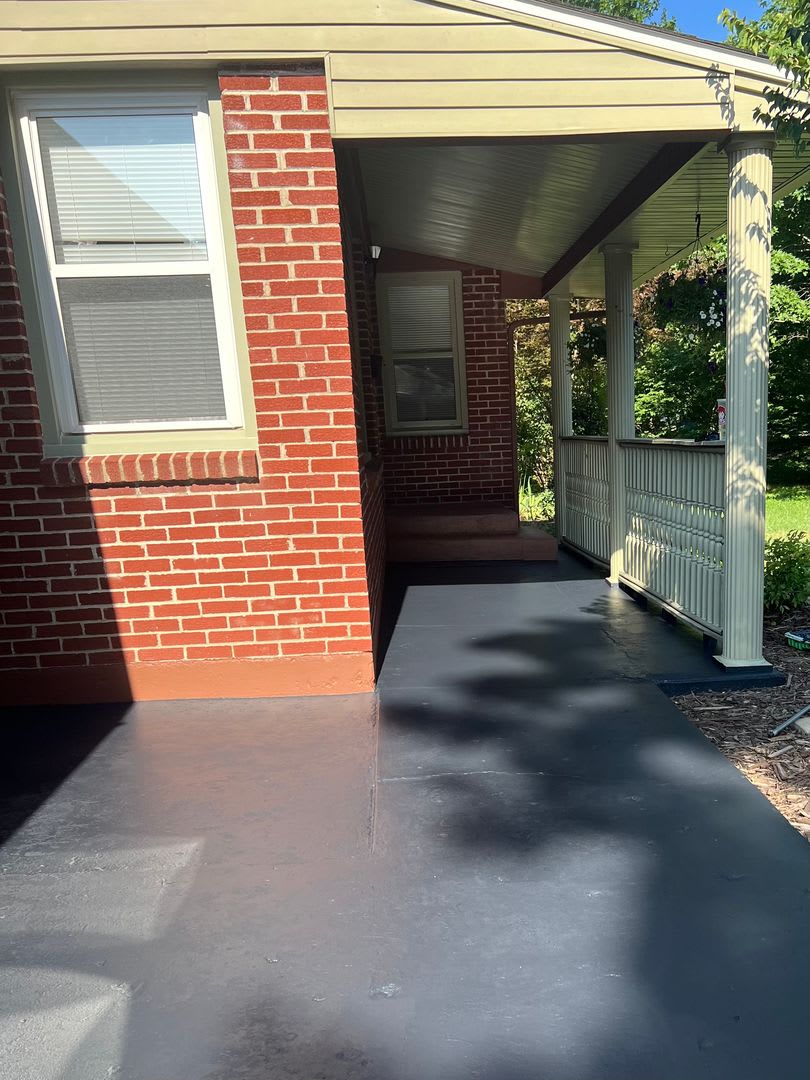 Stunning 3 Bedroom 2 Bath Home In University Heights Springfield A Perfect Blend Of Elegance And Convenience – photo 2