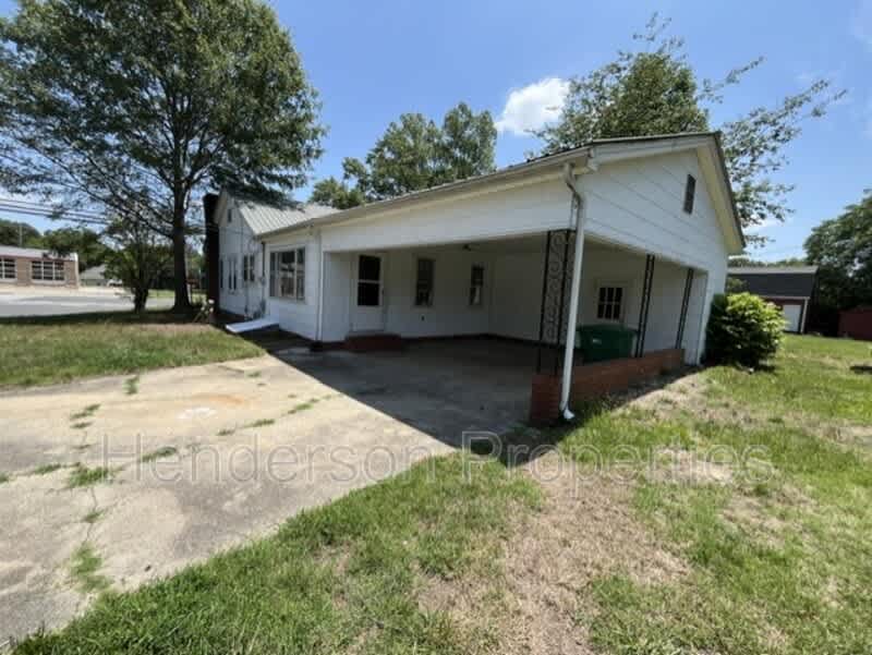 517 Concord Road – photo 2