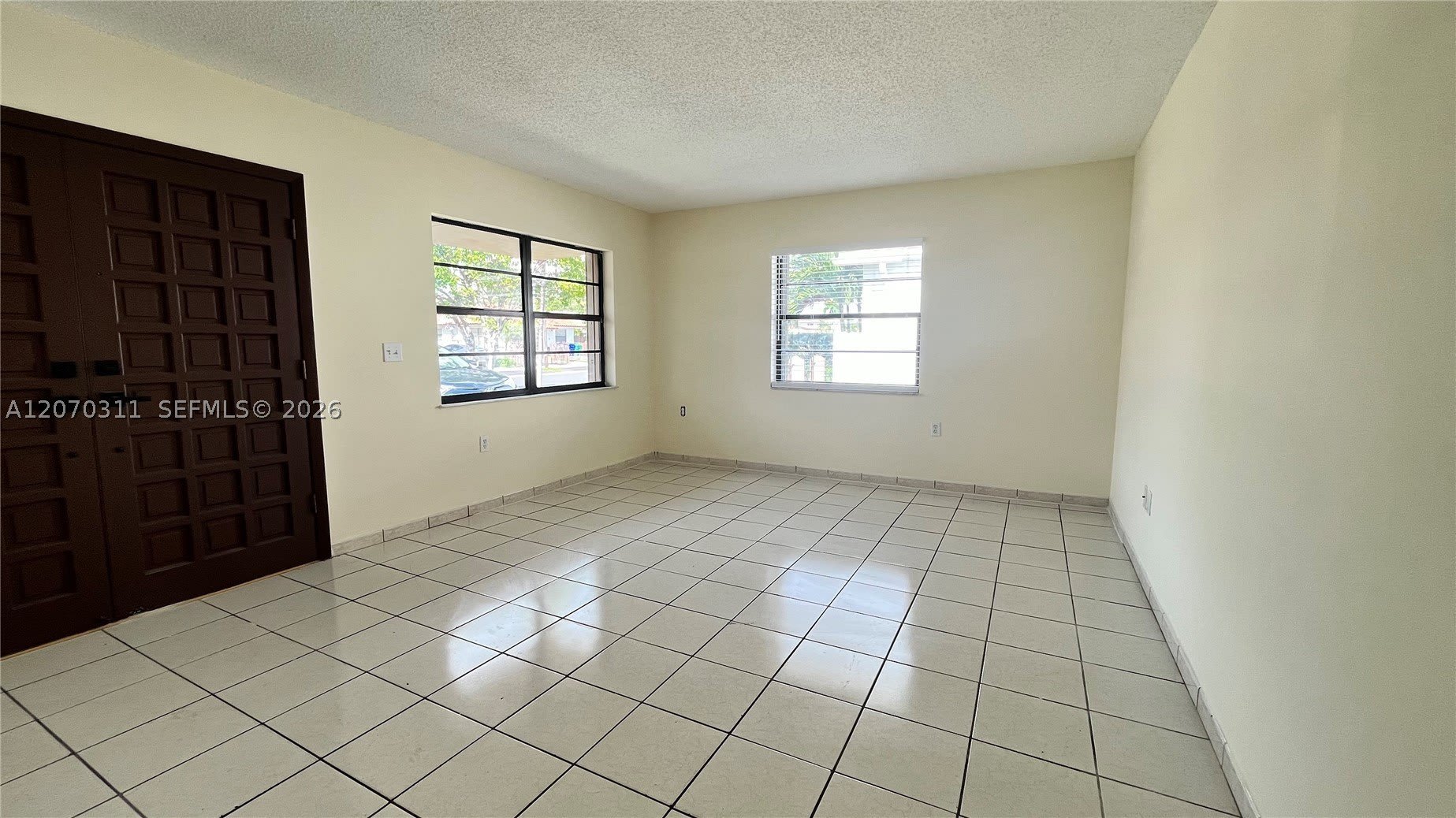 2820 SW 25th St – photo 2