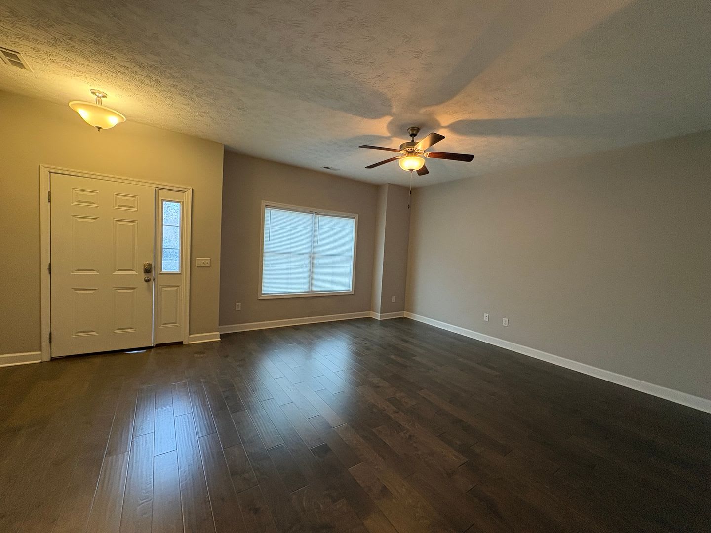Cedar Point Townhouse for Rent – photo 2