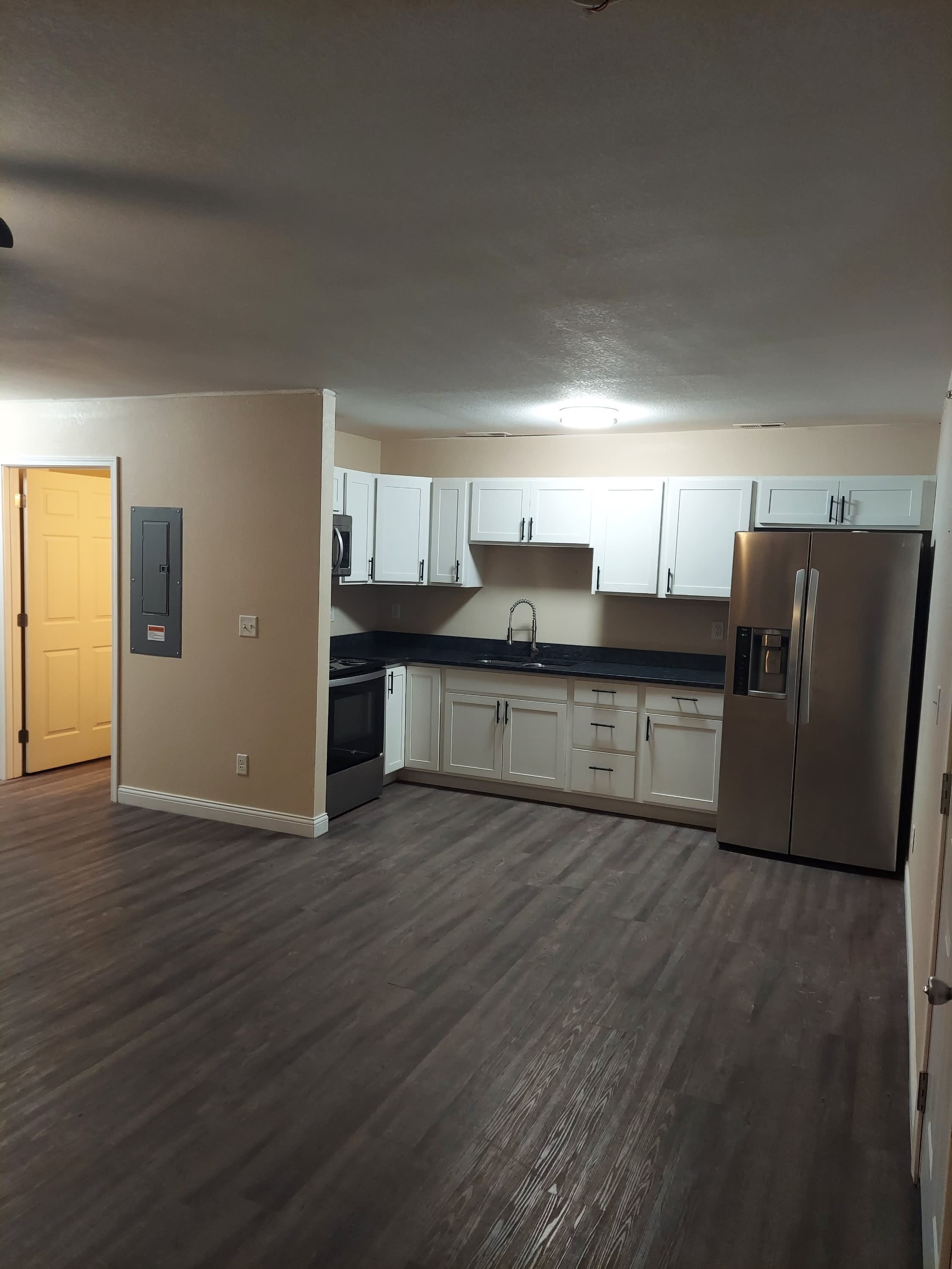 52 Westwood Drive, Unit 5 – photo 3