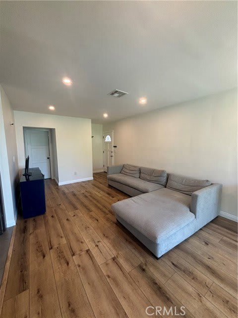 6529 Aura Avenue – photo 4