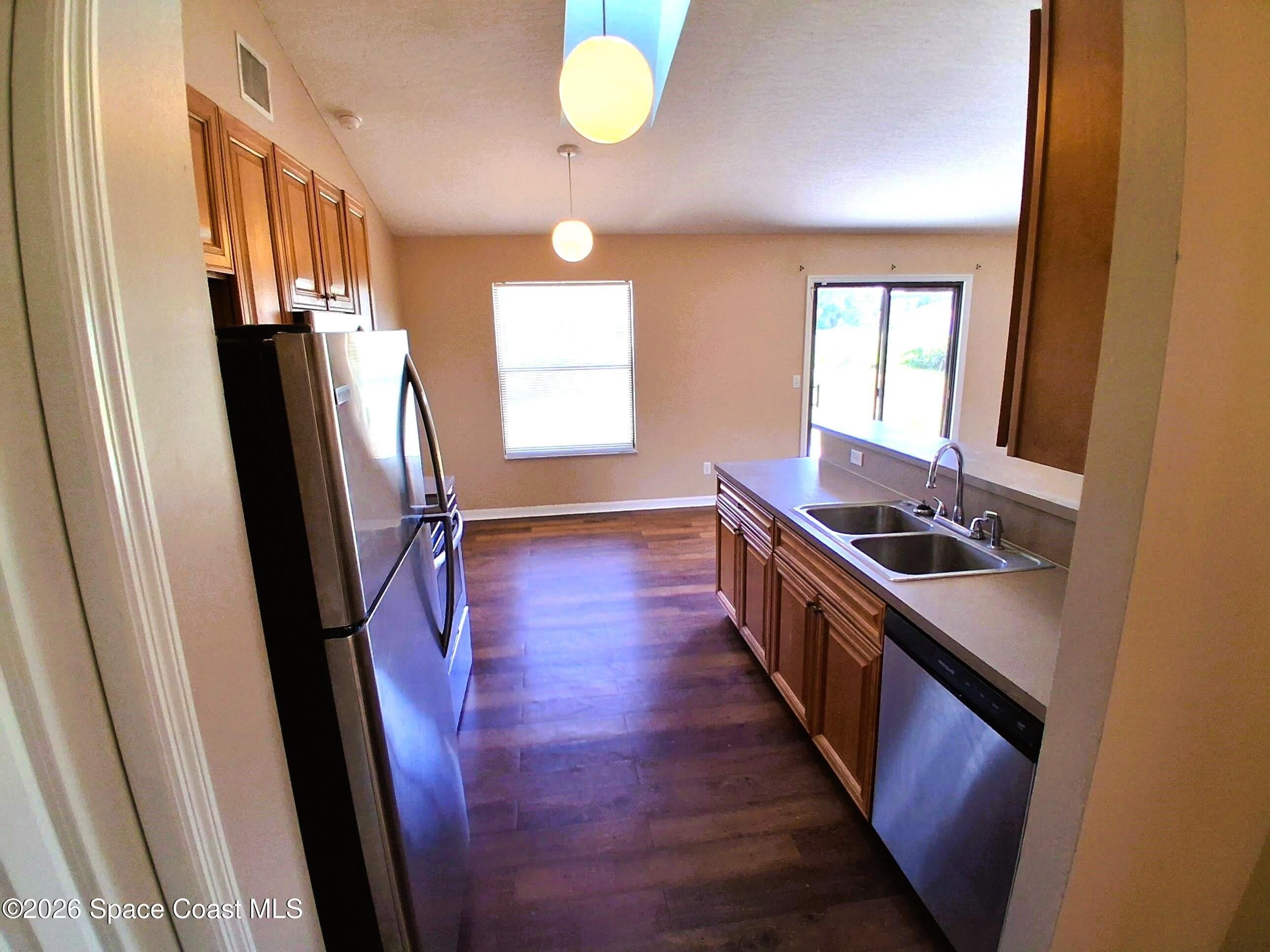 1304 Scottish Street SW – photo 3