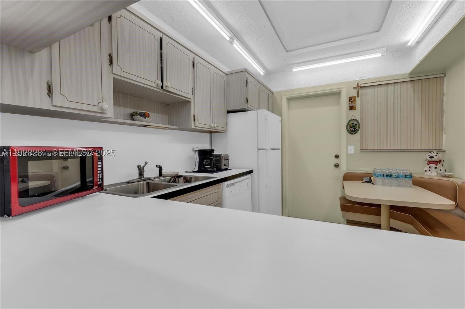 215 SE 3rd Ave – photo 4