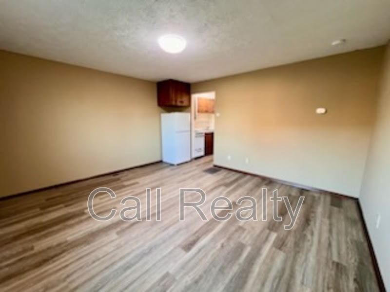 5225 N Crestline – photo 2