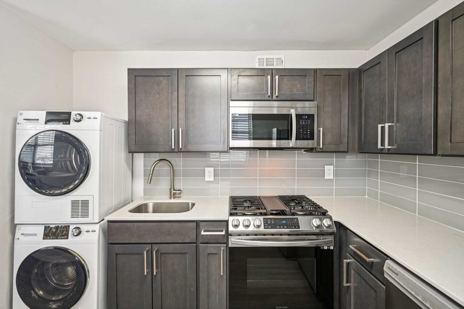 Domino Lane Apartments – photo 5