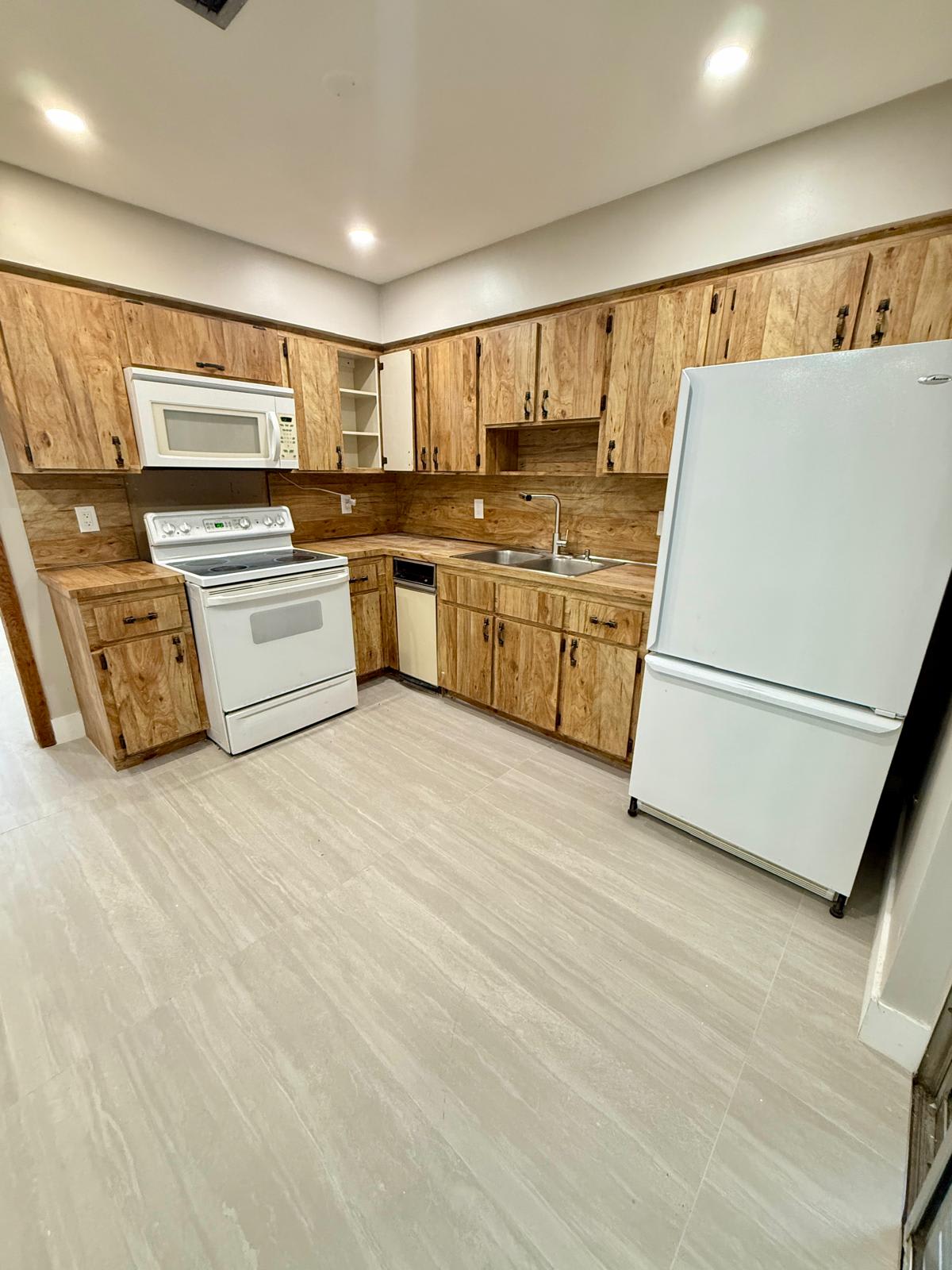 3933 Southwest 51st Street – photo 5