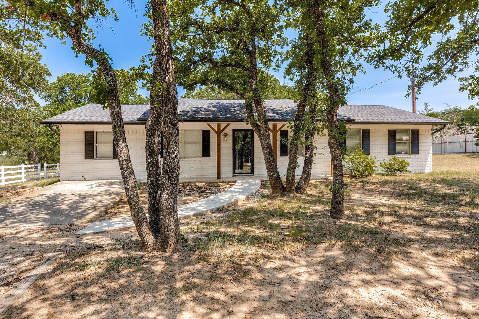 Country living in this updated 4 bedroom/1.5 bath modern farmhouse – photo 4