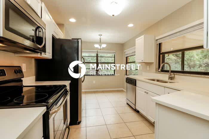 8010 Hathaway Drive – photo 5