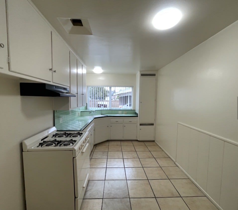 406 E Palmer Ave – photo 4