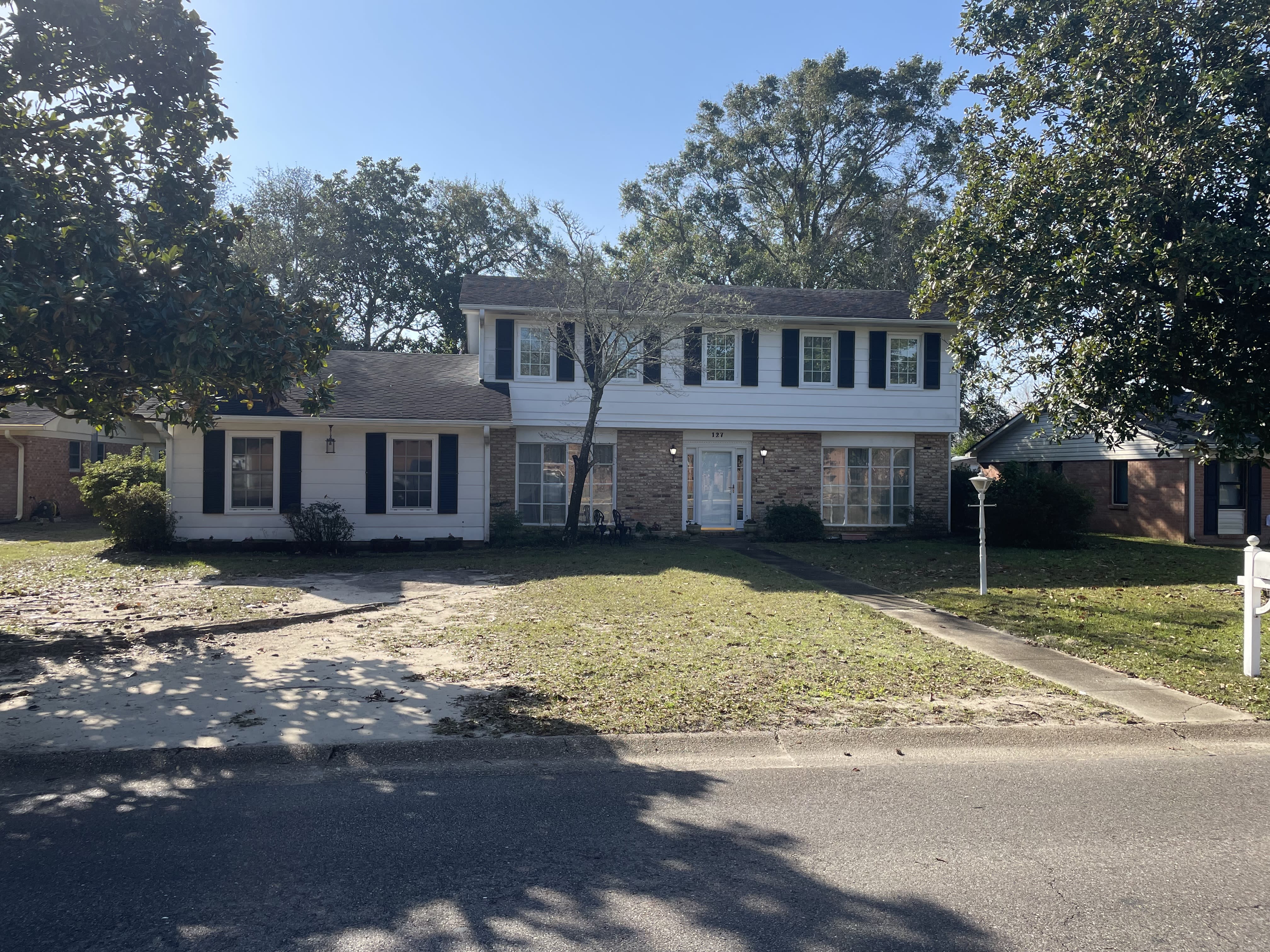 127 Perry St – photo 1