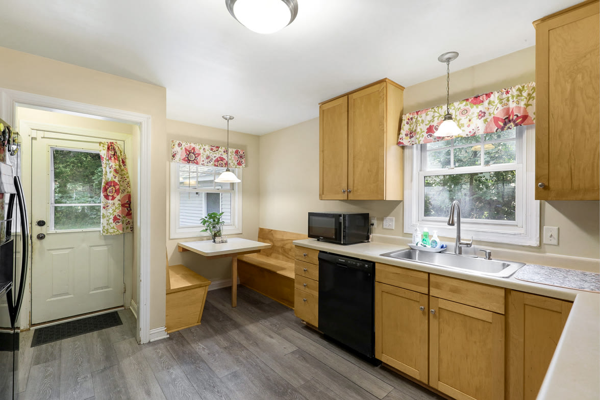 582 State Street – photo 1
