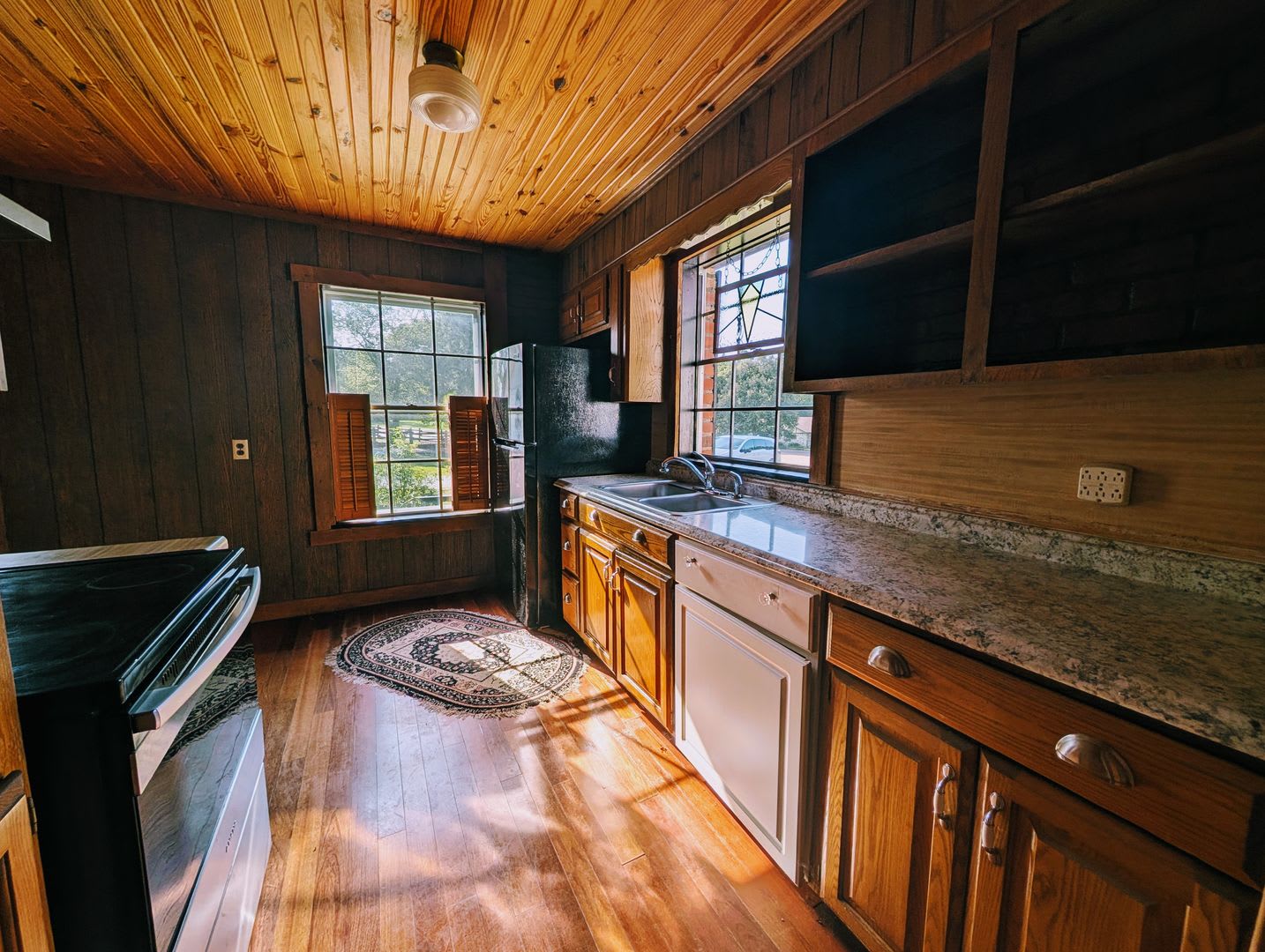 Charming Raindrop Hill Farmhouse On Gibson Lane All Utilities Included With Additional 250 00 A Month – photo 1