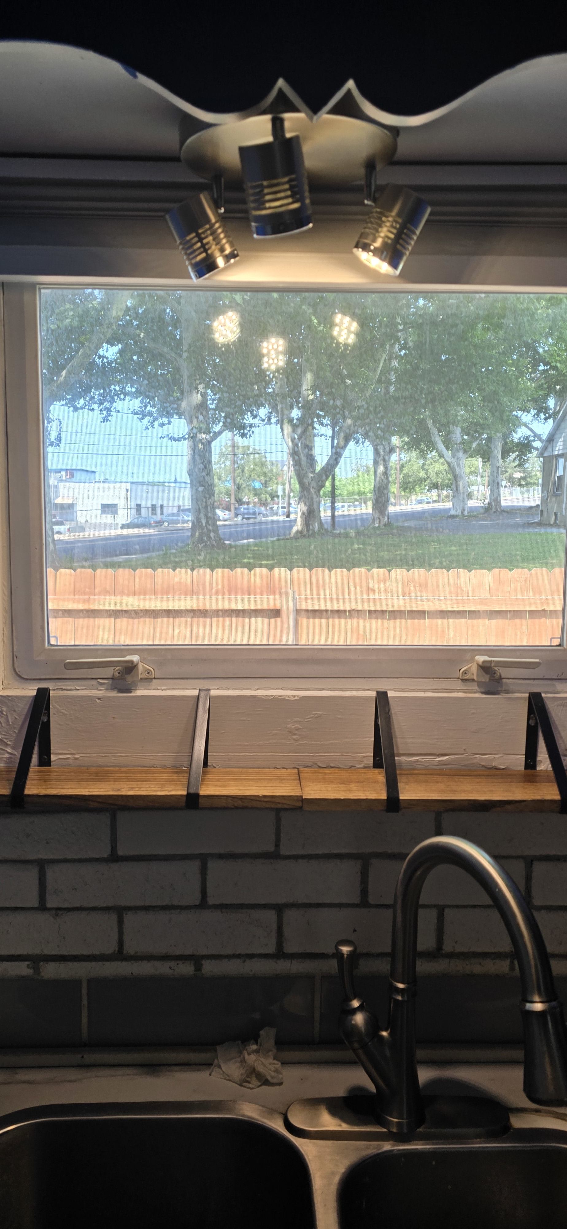 1073 Cherry Street – photo 3