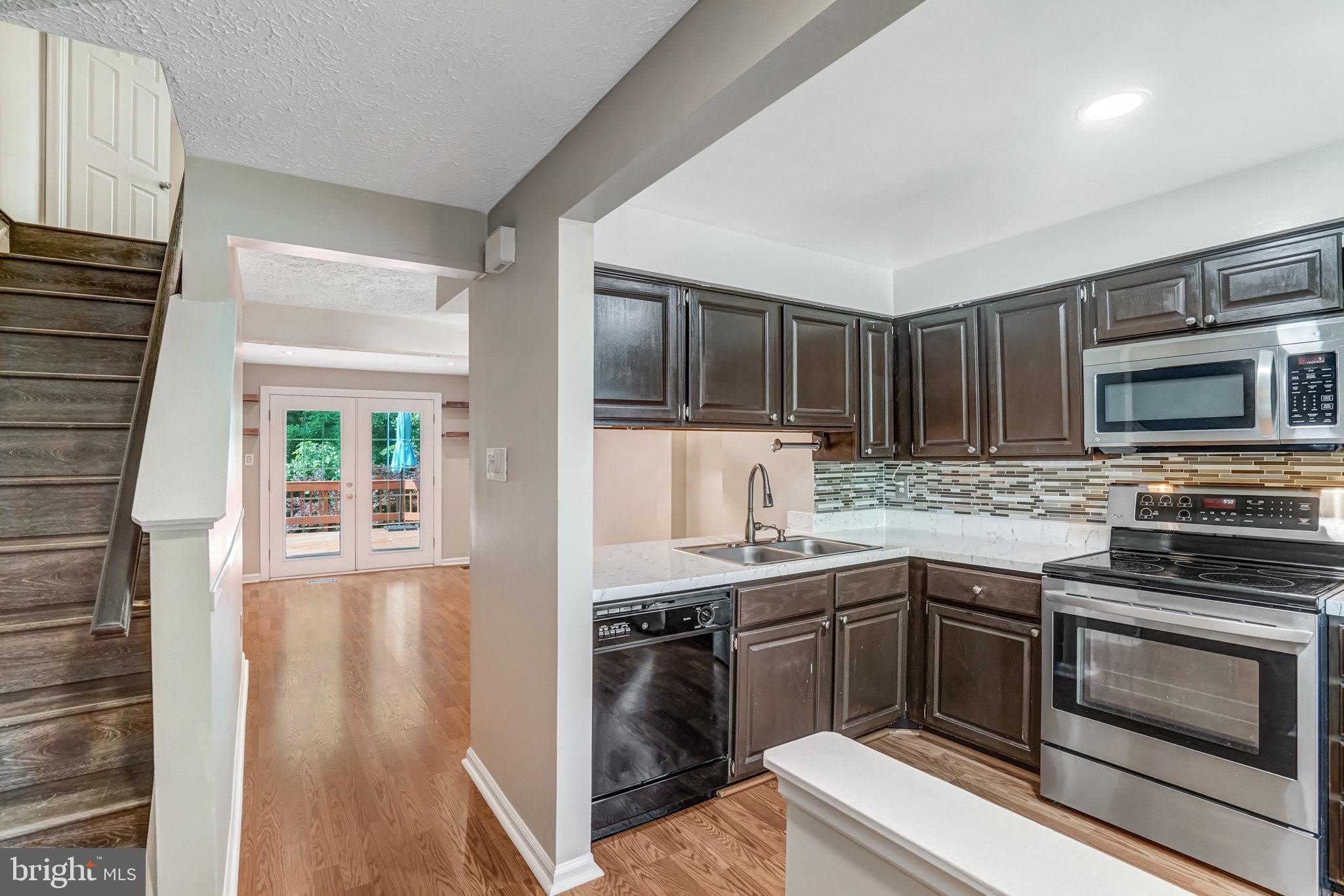 8525 KOLUDER Court – photo 4