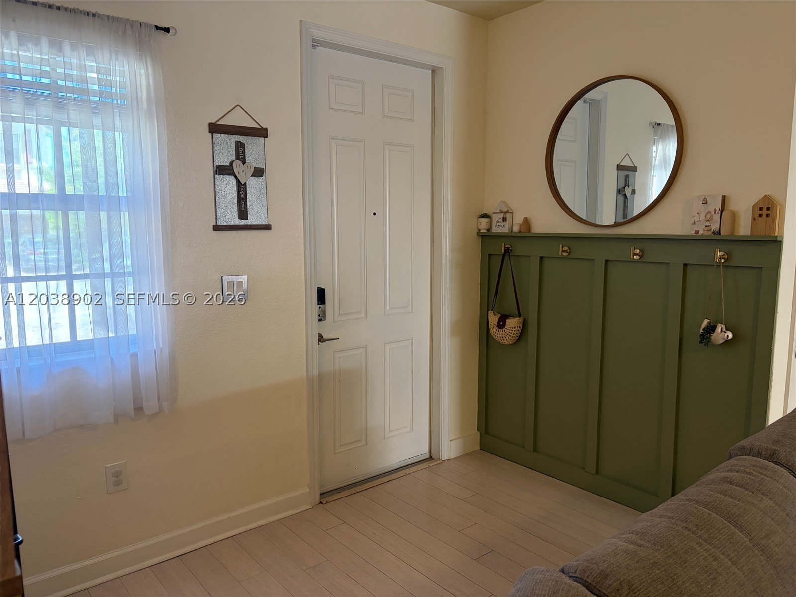 370 NE 37th Pl – photo 3