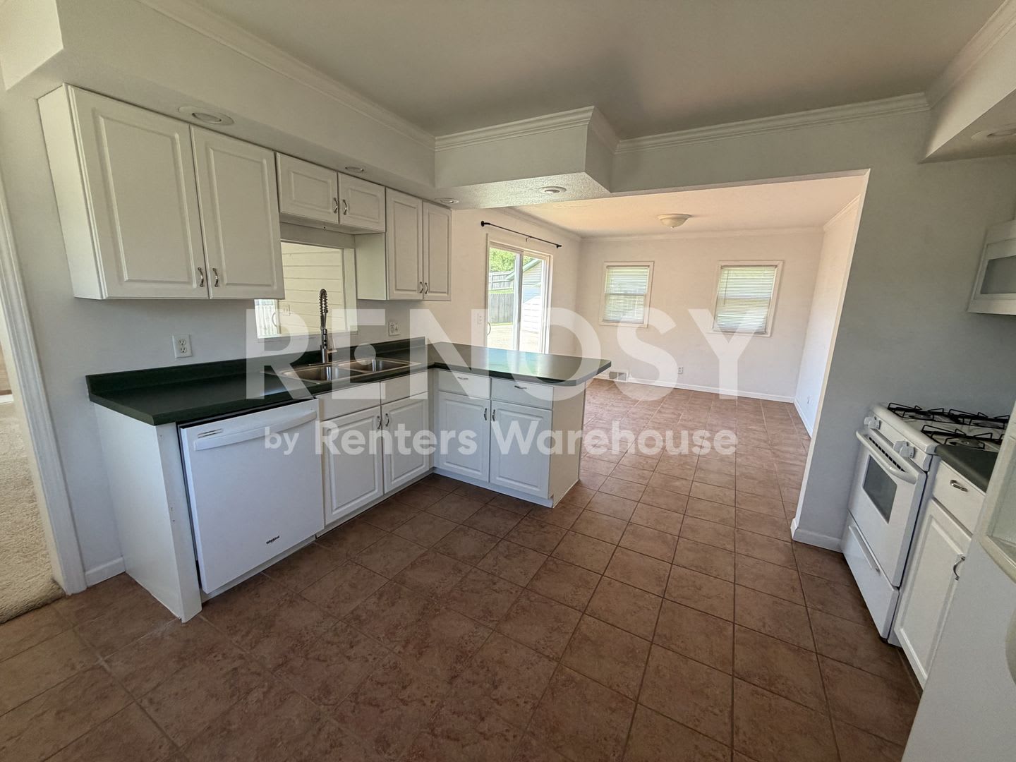 Availablae July 1st 4 Bedroom 2 Bath Single Family Home in Rochester – photo 3