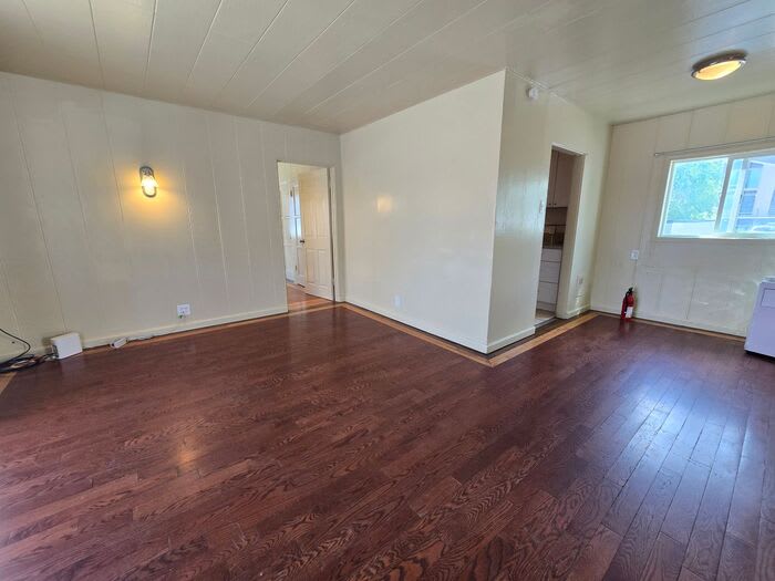 326 West 11th Street – photo 2