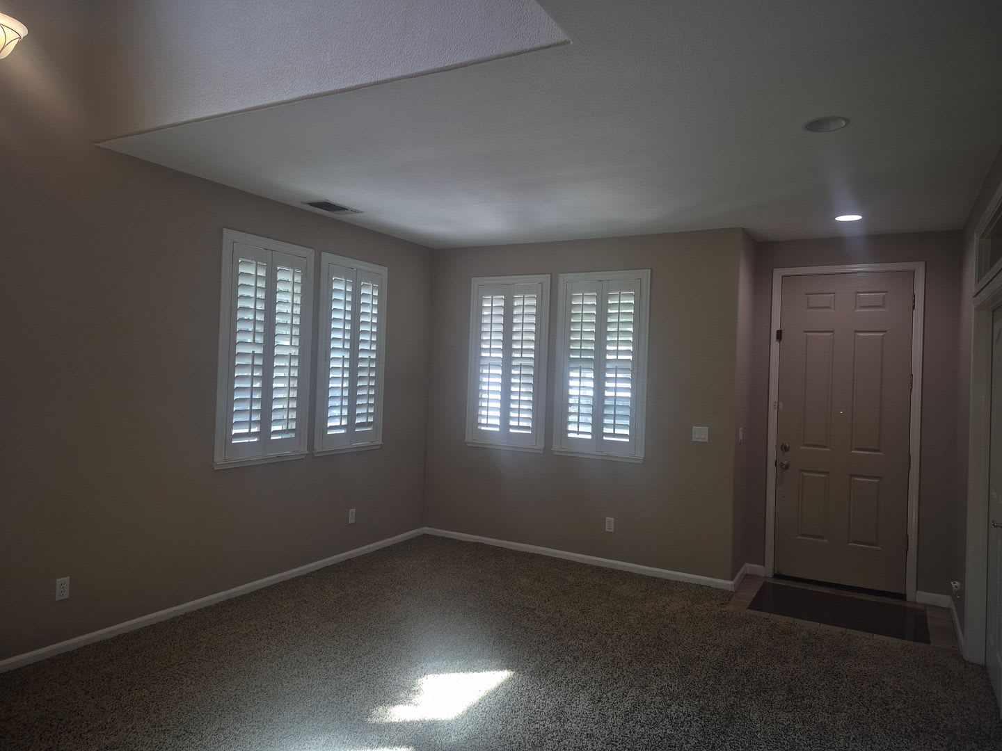 5 bedroom with 3 full baths in Westlake Community – photo 3