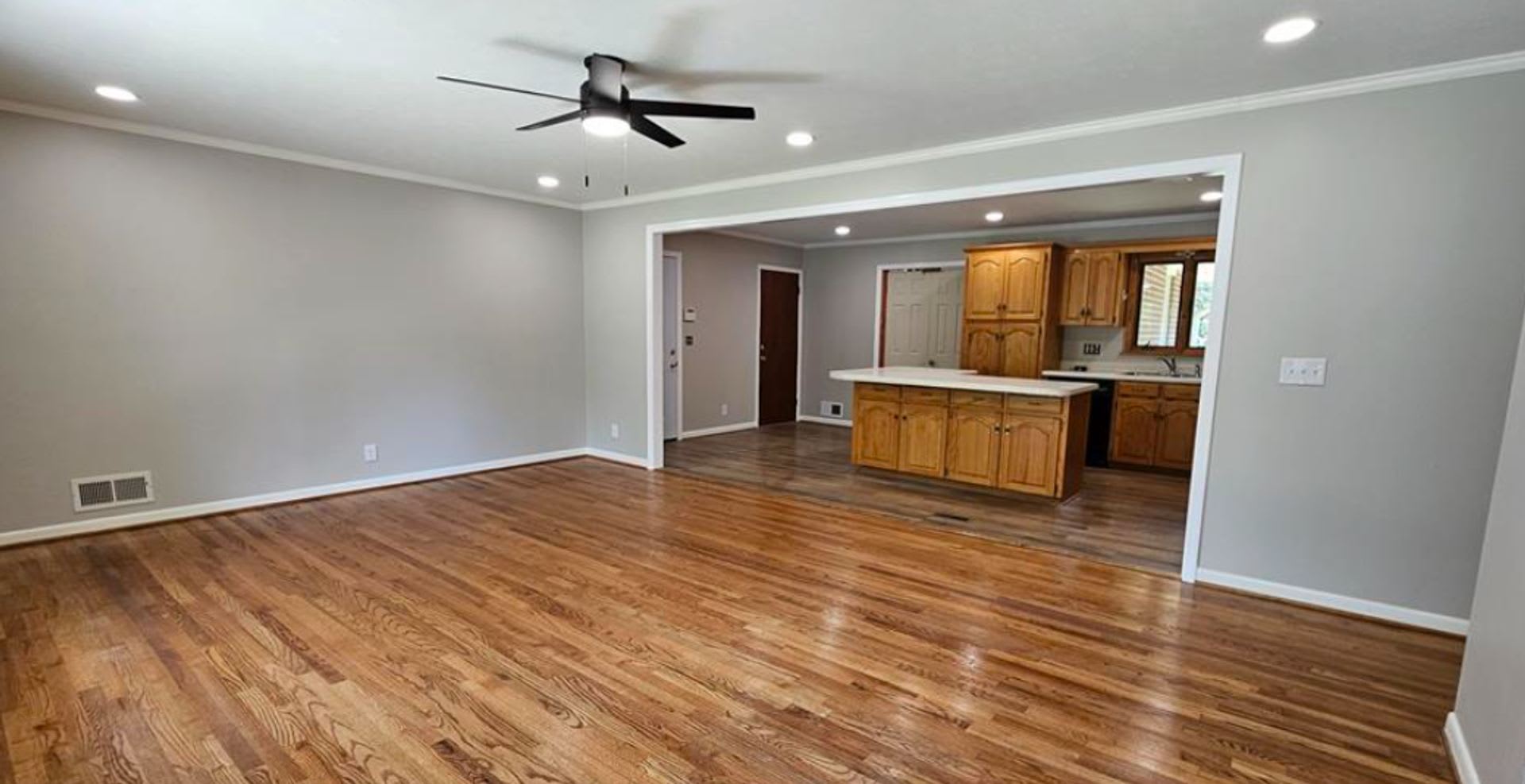 Gorgeous home located in Saks! – photo 4