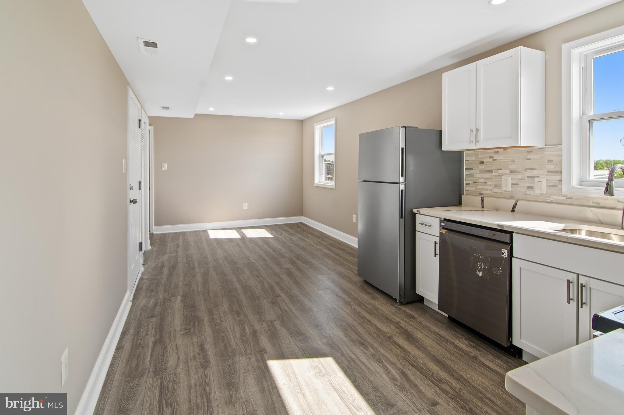 3022 E FAYETTE Street – photo 3