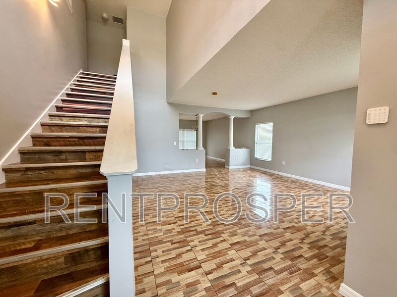 677 Elbridge Dr – photo 3