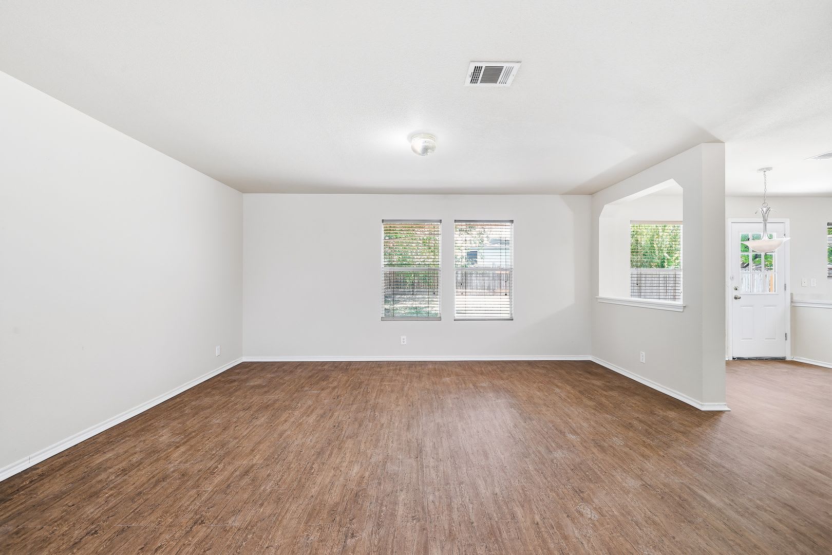 ***MOVE-IN SPECIAL: TWO WEEKS FREE***Two-Story Home in Vistas of Westcreek with HOA Amenities – photo 5