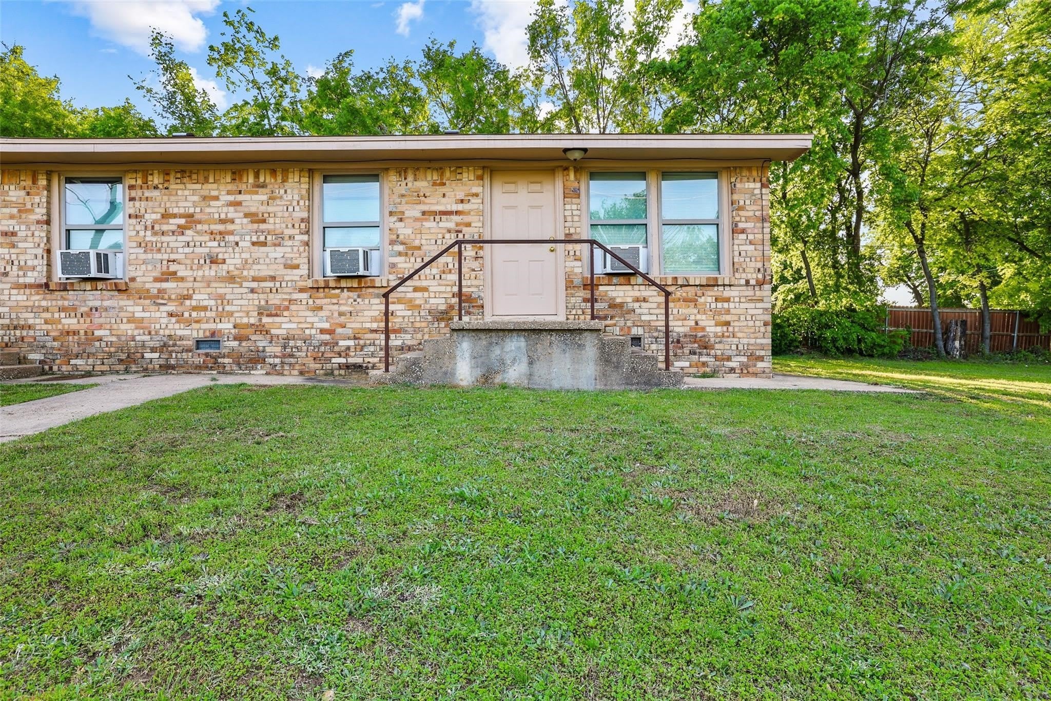701 W Hull Street – photo 2