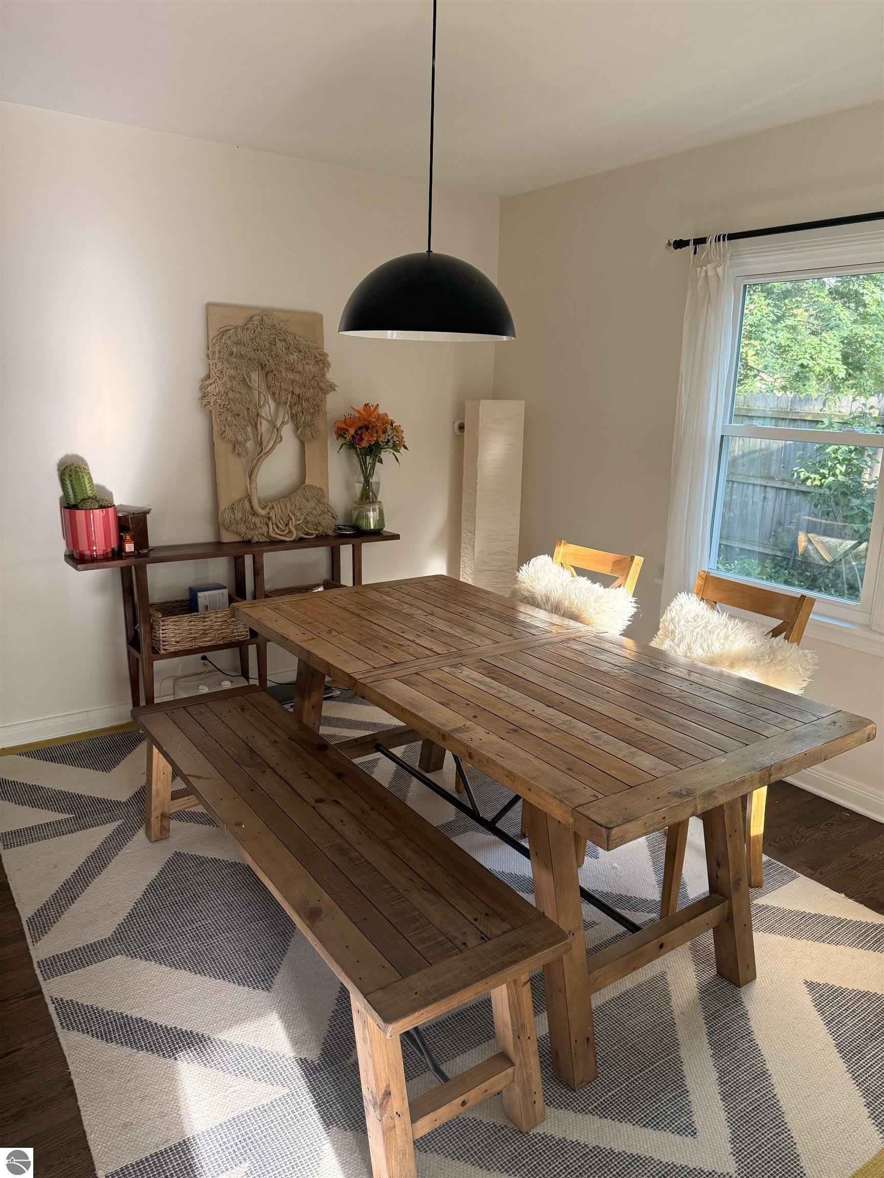 701 W Sixth Street – photo 5