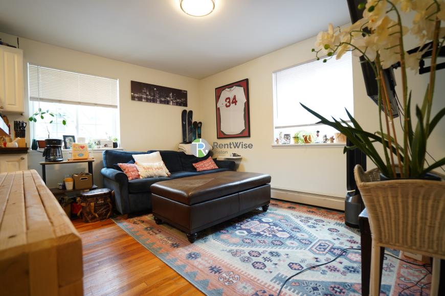 8 Griggs St. – photo 2