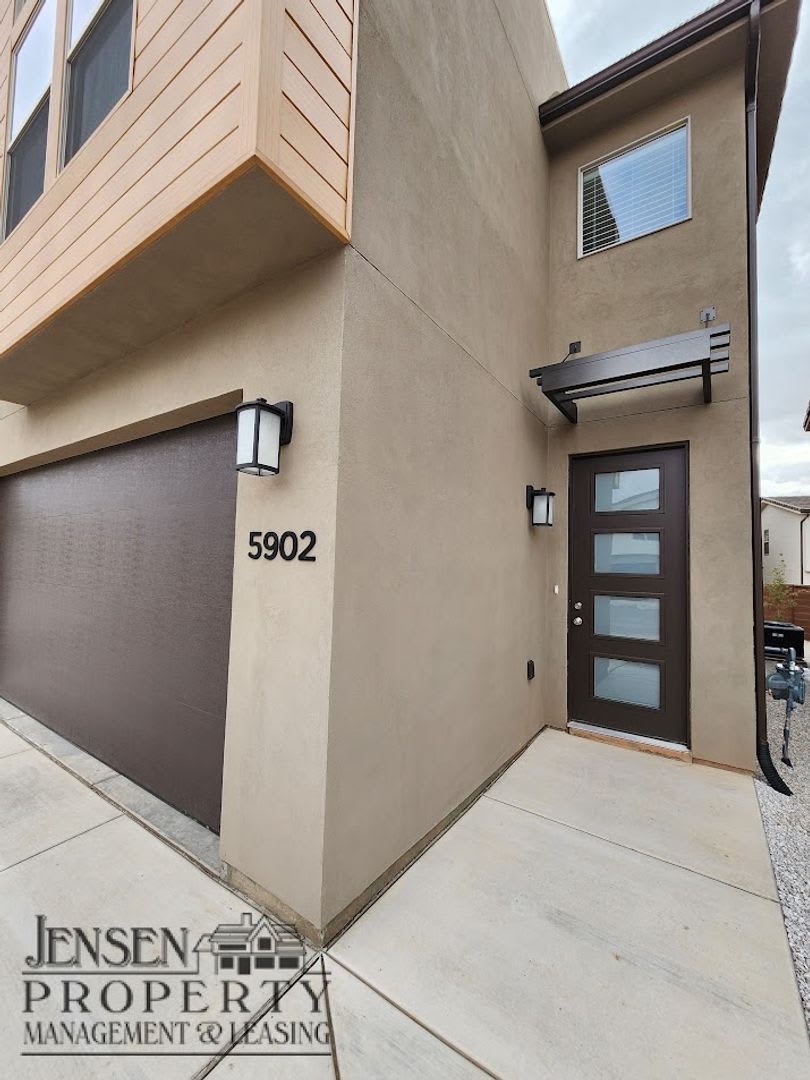Newer Town Home – photo 2