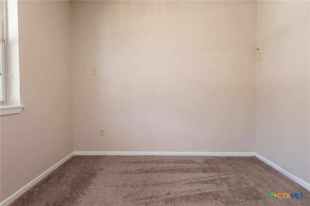 409 Oak Street – photo 5