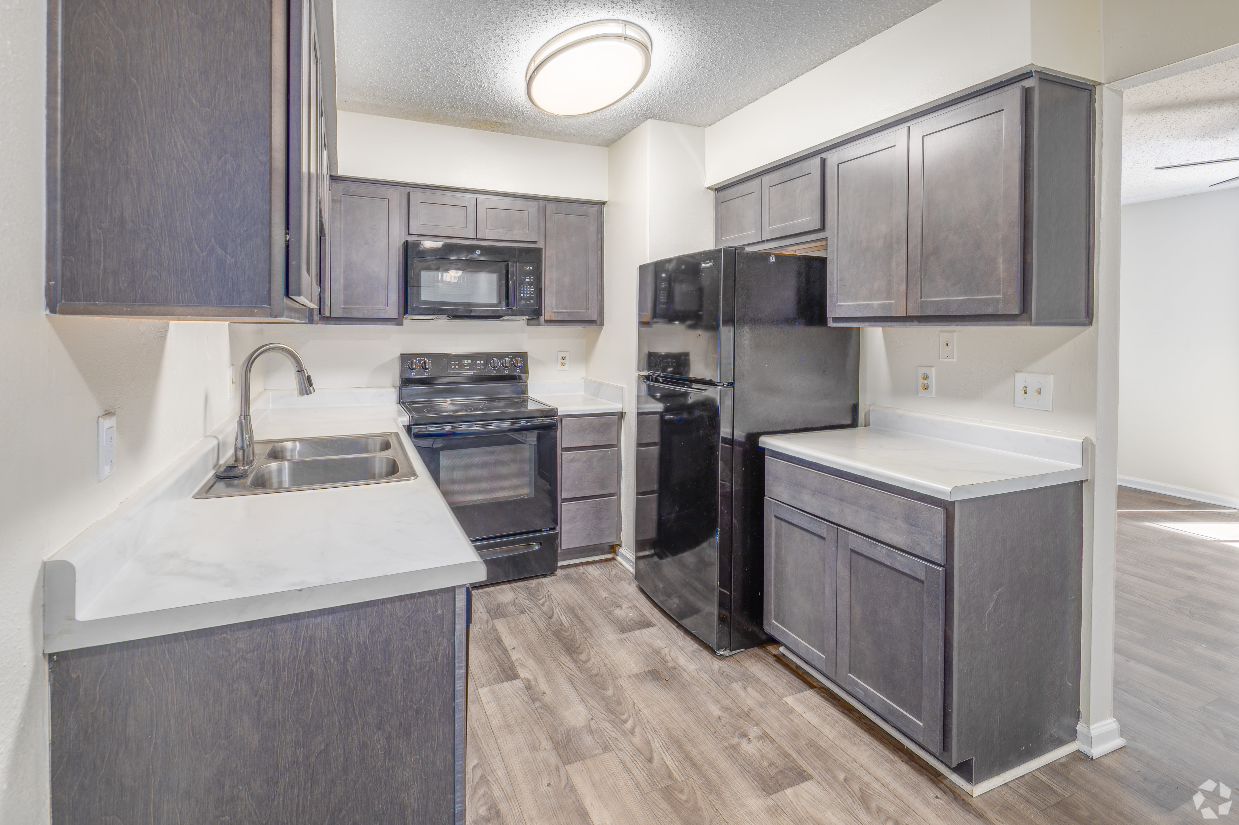 Mill Run Apartments – photo 4