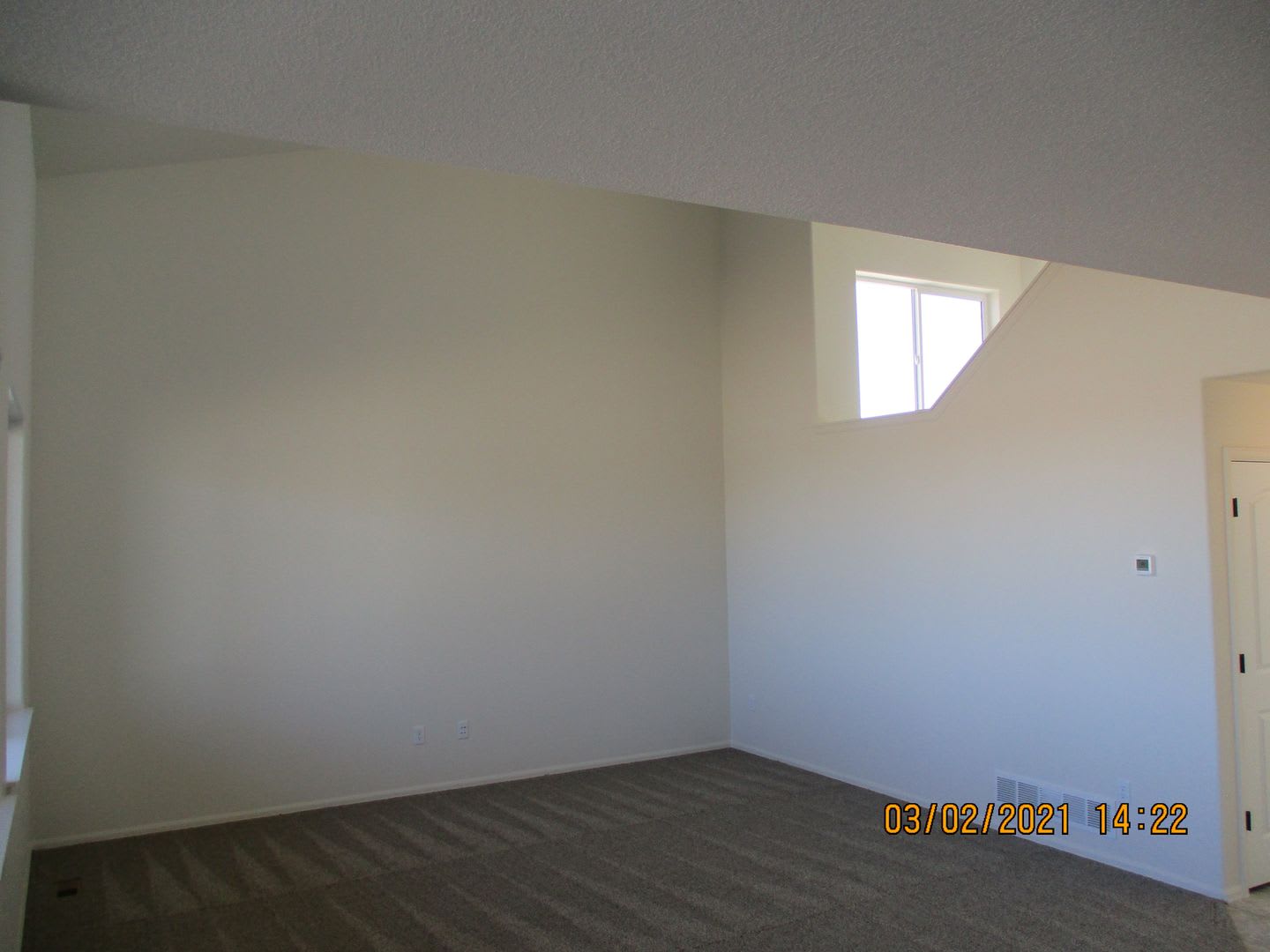 3 Bed, 2.5 Bath – photo 3