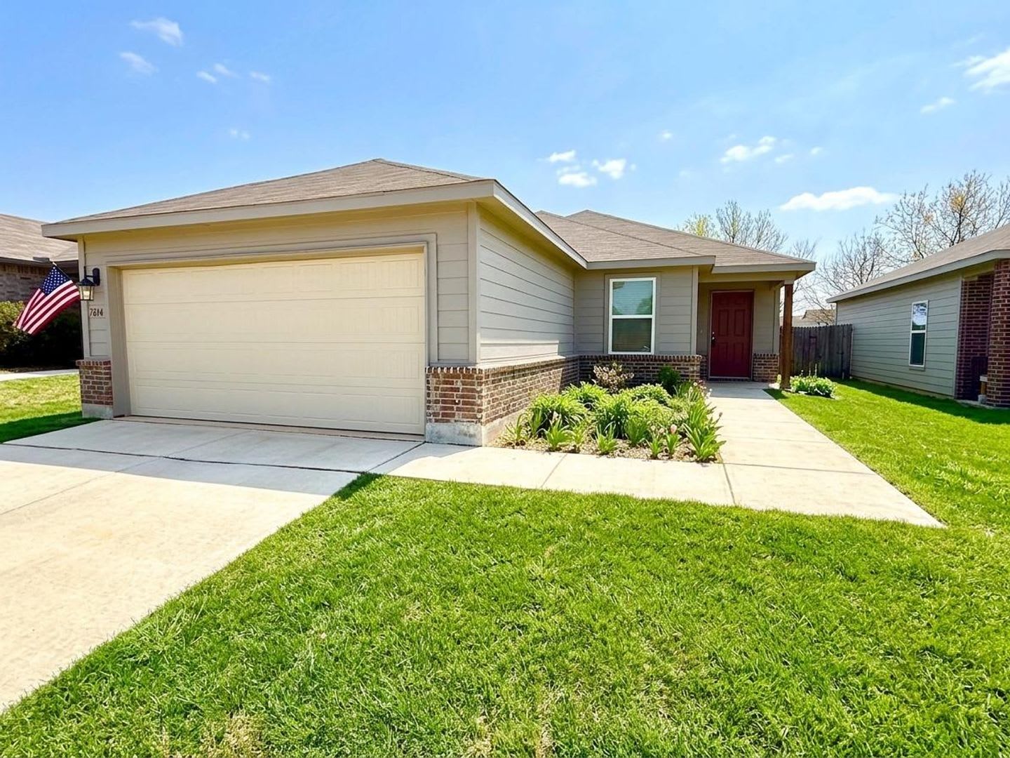 *COMING SOON* 3 Bedrooms – photo 1