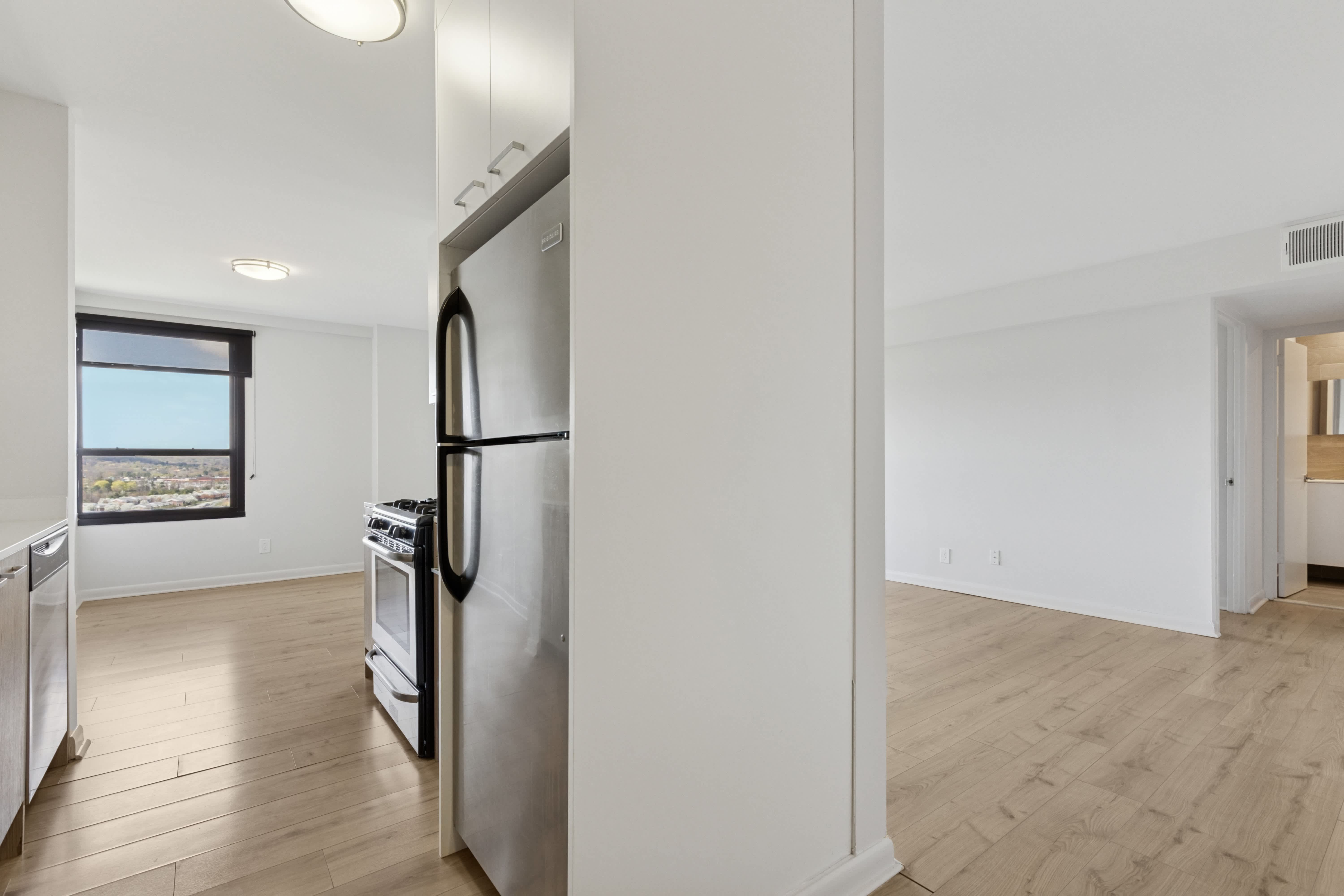 251 Dekalb – photo 4