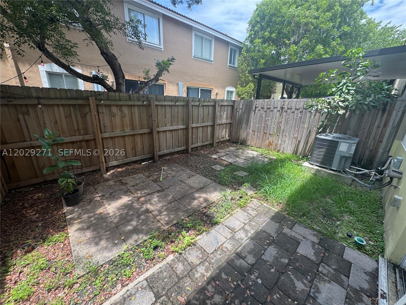 1048 SE 23rd Ter – photo 3