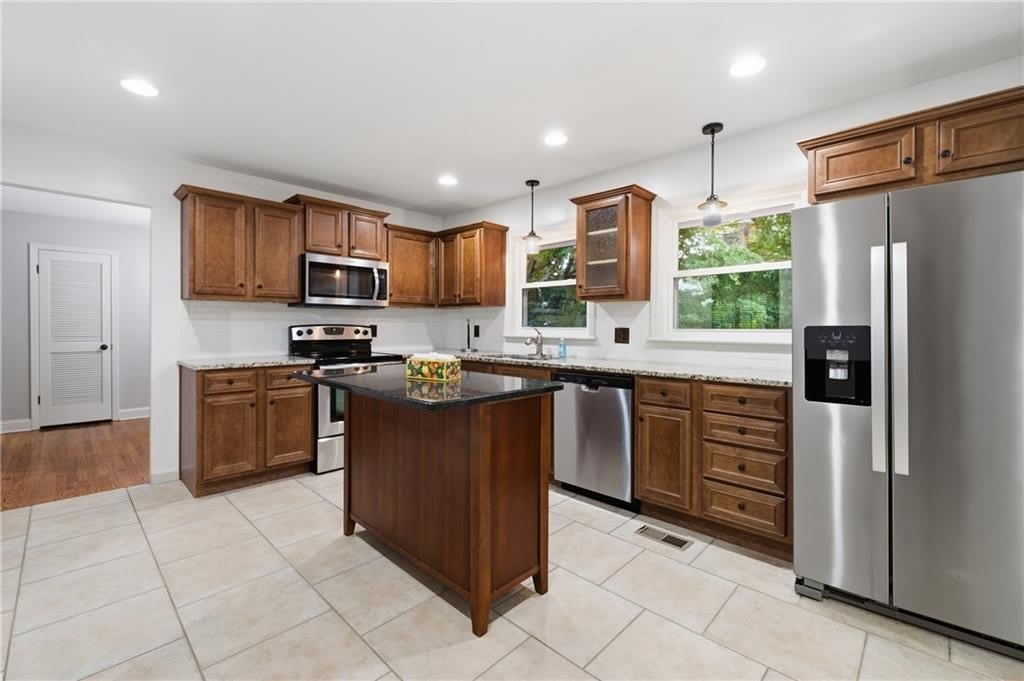 1171 Starline Drive SE – photo 2