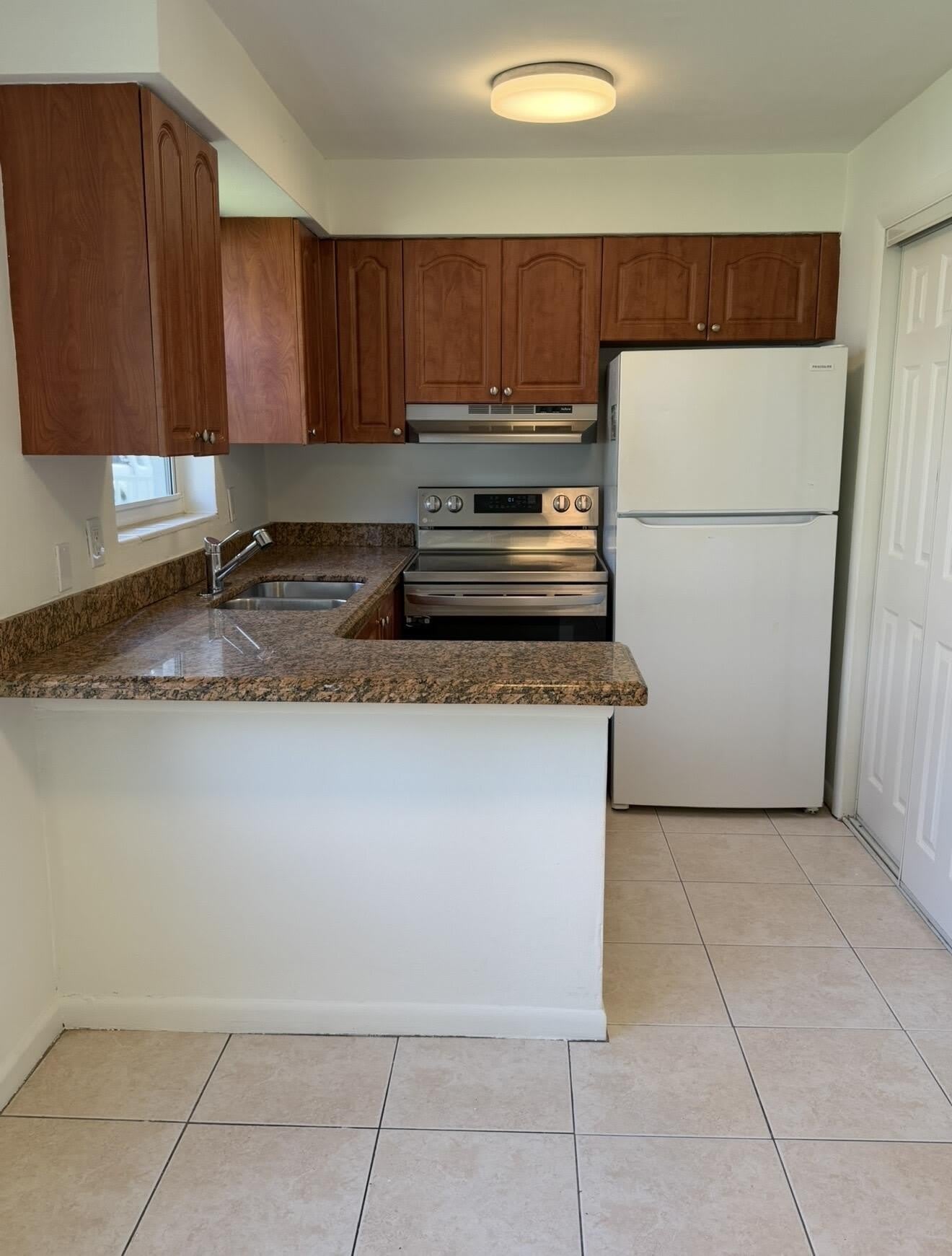 5210 SW 90th Way – photo 5