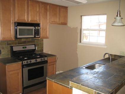 Available to show 8/16!!! How Cute can a house be??? Updated Pictures Coming Soon!! – photo 3