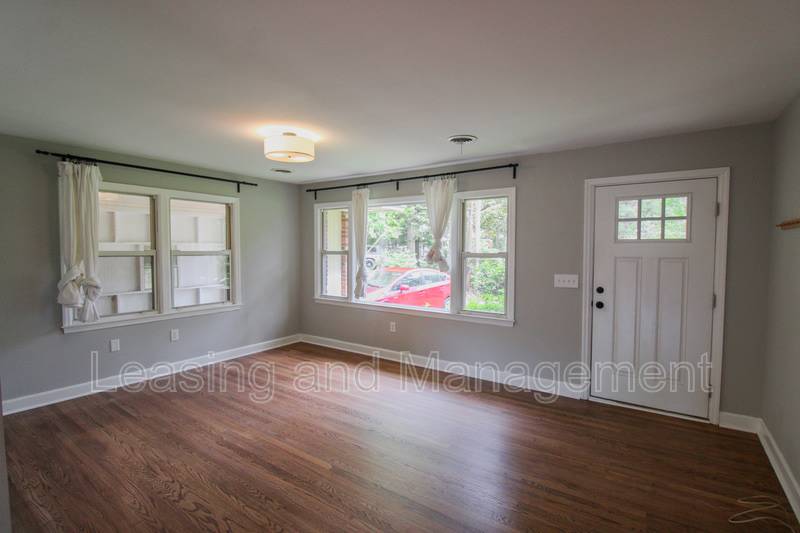 927 Holly Court – photo 3