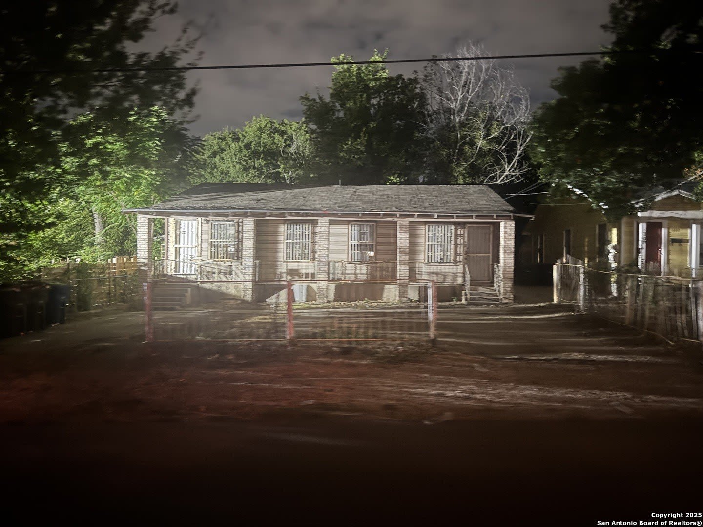 1216 GARDINA ST – photo 2