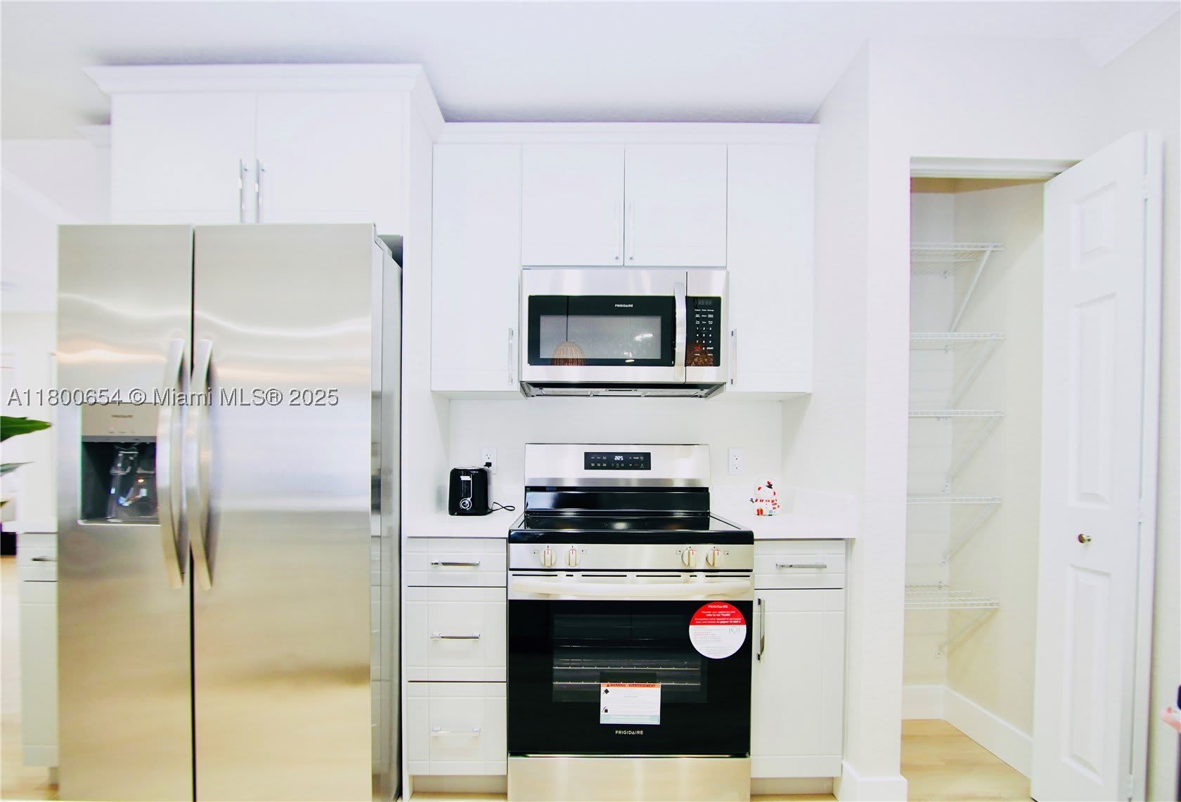 244 NW 6th Ave – photo 3