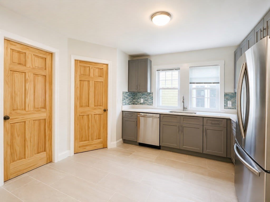 30 Eatonia St – photo 2